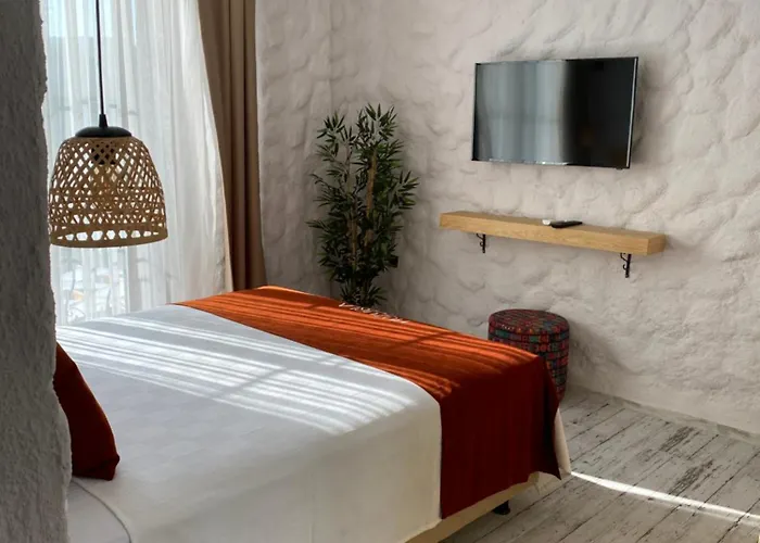 Huzurla Hotel *