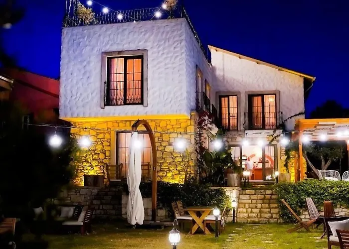 Huzurla Hotel *