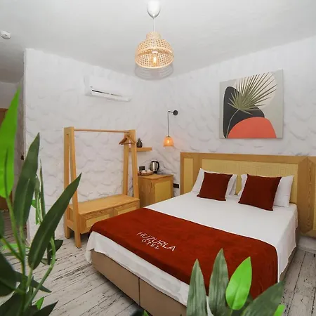 Huzurla Hotel