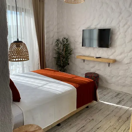 Huzurla Otel *