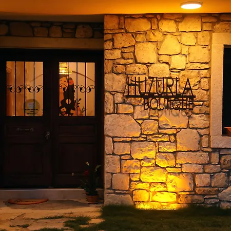 Hotel Huzurla *